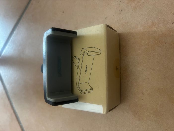 Porte téléphone grille aération voiture