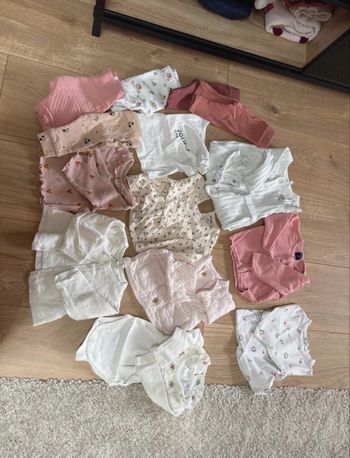 Lit gilet, pull et legging