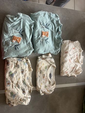 Lot de pyjama bébé garçon taille 6 mois