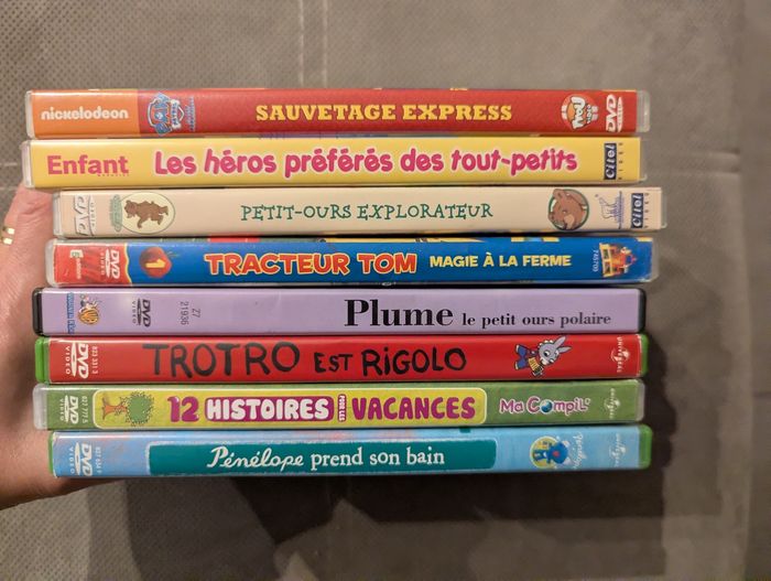 Lot de 8 DVD petit enfant