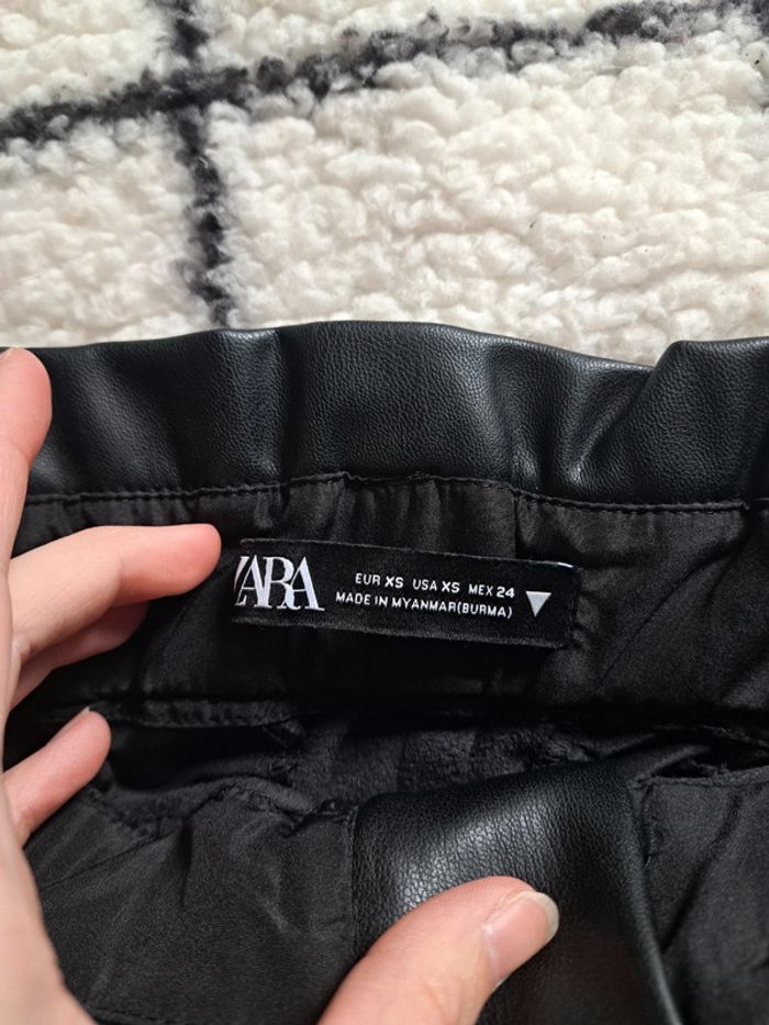 Short simili cuir Zara taille 34 - photo numéro 3