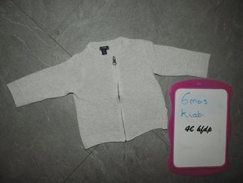 gilet kiabi taille 6 mois