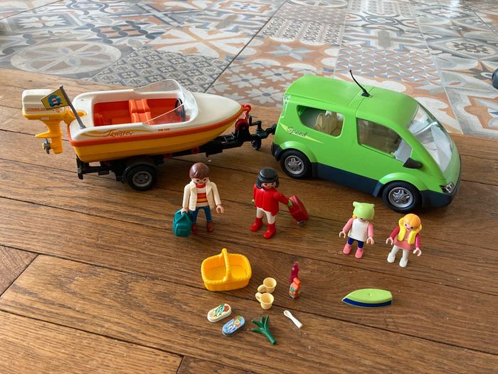 Voiture + bateau + remorque Playmobil