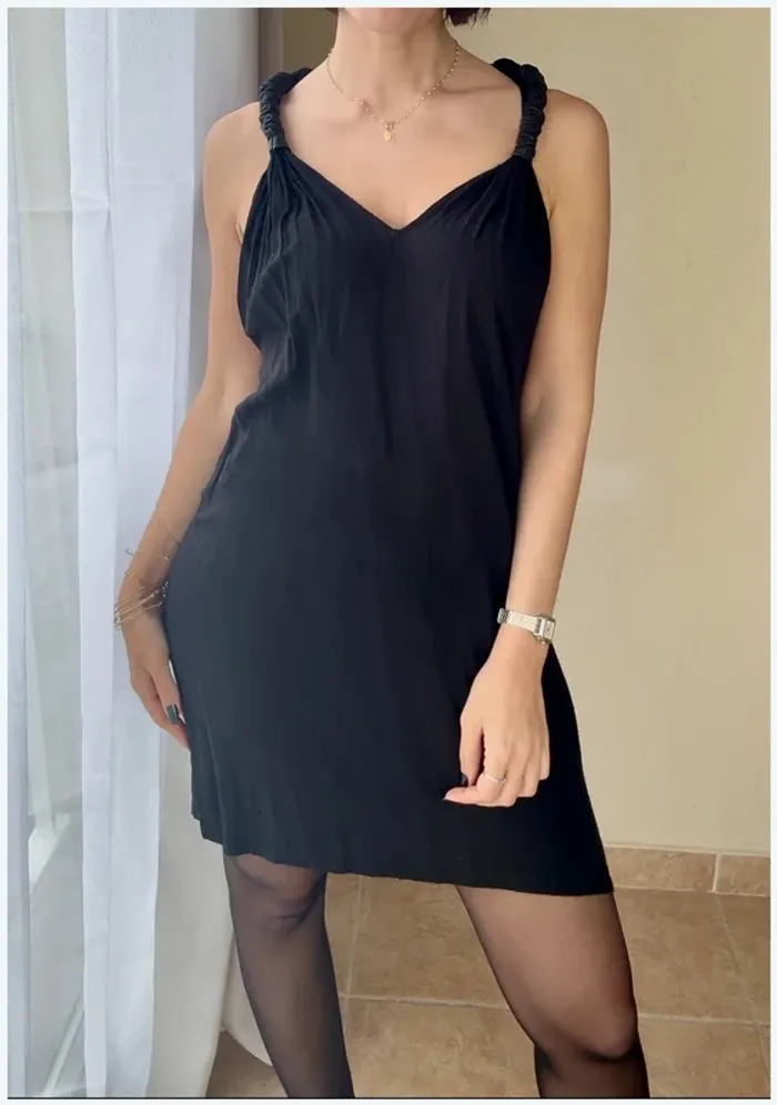 Robe Karma Koma noire XS bon état - photo numéro 2