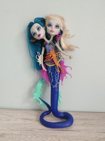 Poupée Monster high Péri et pearl Serpentine sirène