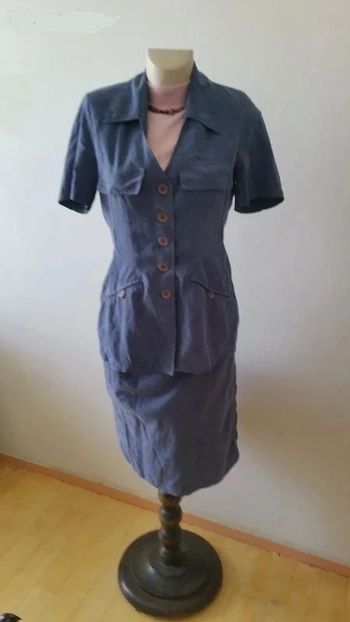 Ensemble Veste et Jupe. Taille 38
