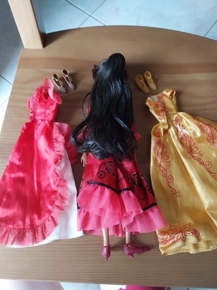 Poupée Elena d'Avalor Wardrobe Set Elena avec 3 tenues Disney - photo numéro 9