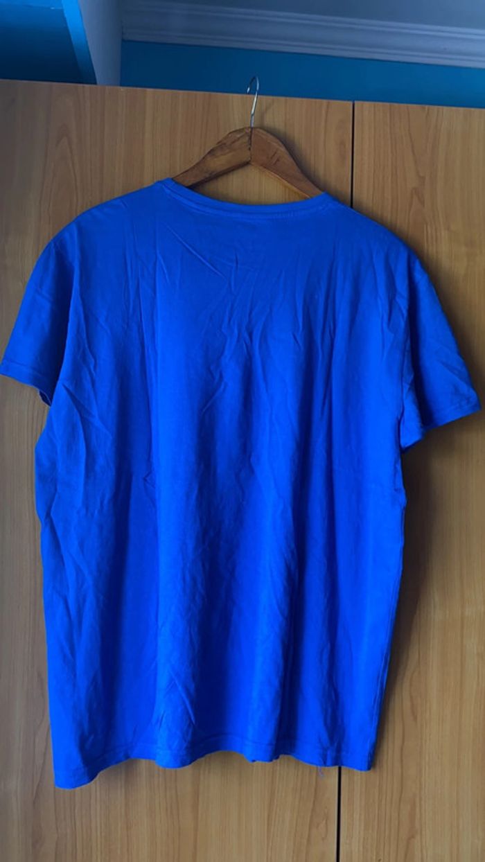 Tee-shirt bleu avec inscription CedarWoodState L - photo numéro 6
