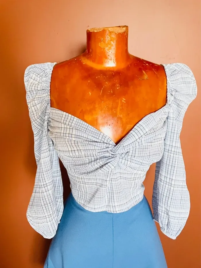 Blouse turquoise col cœur