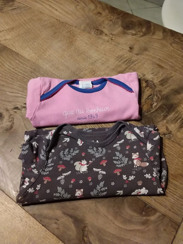 Lot de 2 bodies fille Absorba et c&a 18 mois