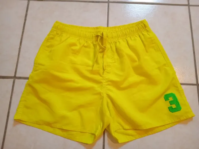 Short de bain jaune fluo Ccnt Taille M avec cordon
