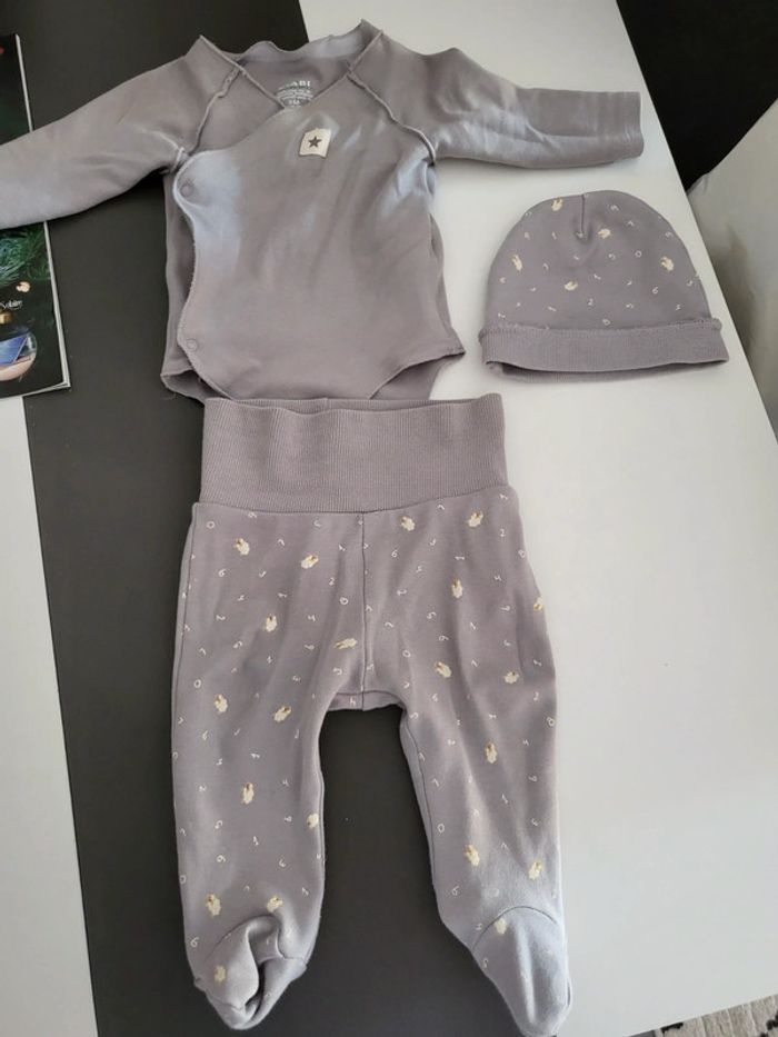 Ensemble body+pontalon +bonnet