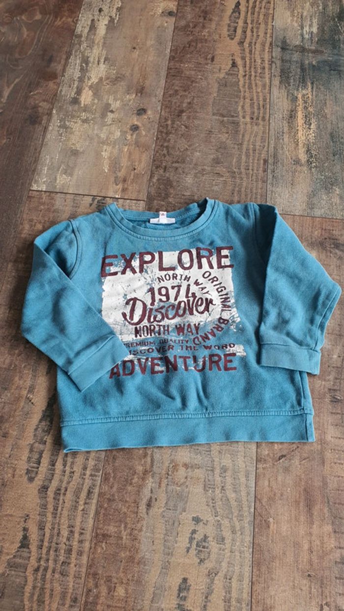 Pull u essentiel 4 ans en très bon état