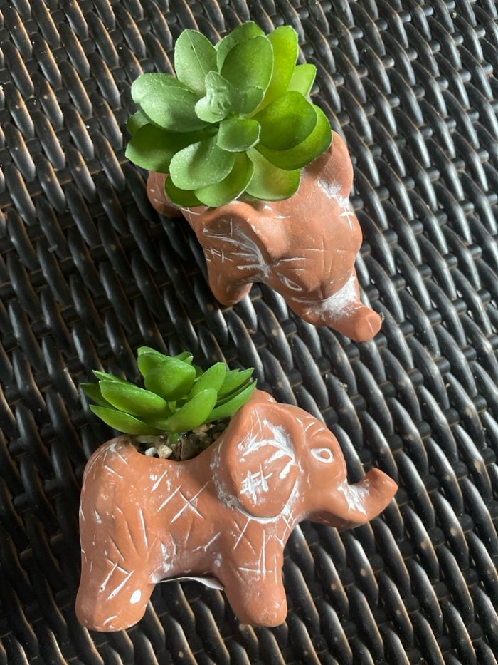 2 jolis éléphants de décoration - photo numéro 2