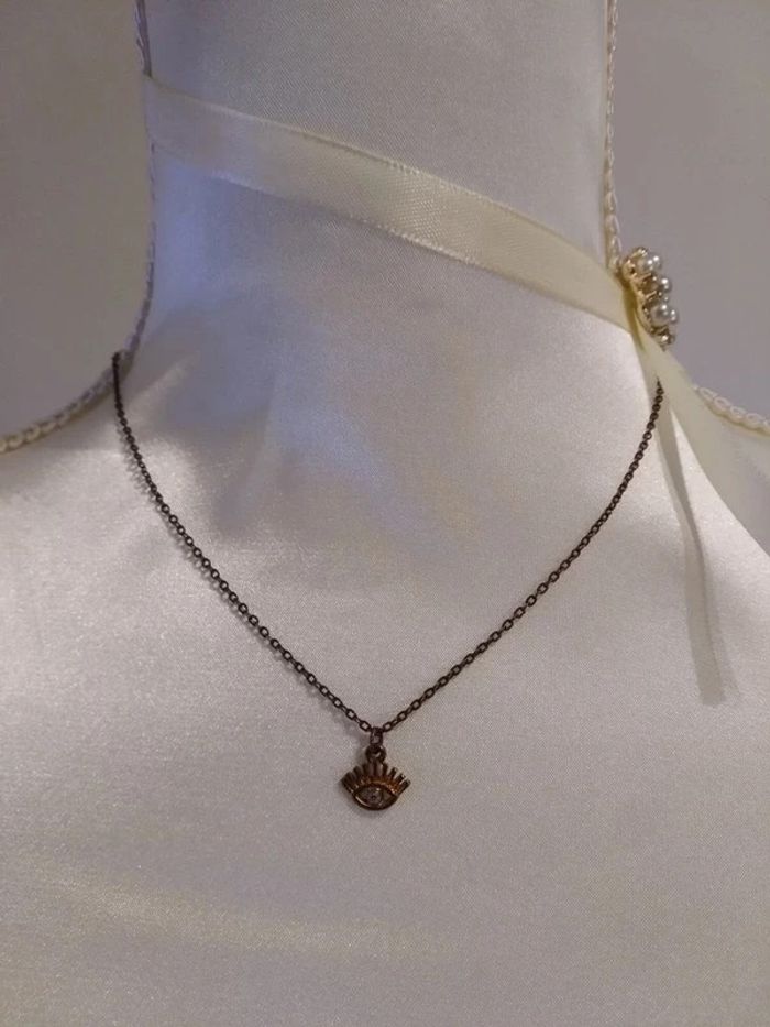 Collier oeil