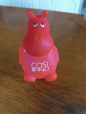 Tirelire hippo rouge
