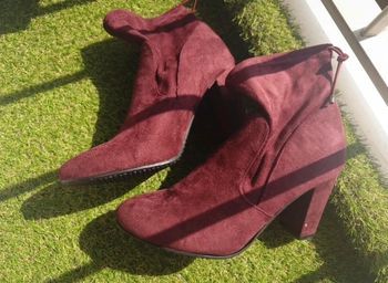 Bottines à talons bordeaux