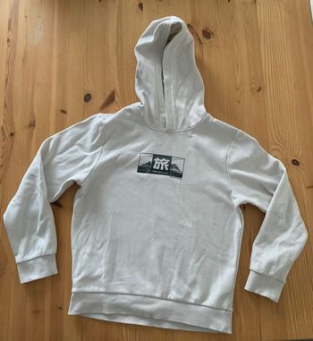 Sweet à capuche XXS tres bon etat lot possible avec t-shirt tshirt polo gilet blouson veste printemp