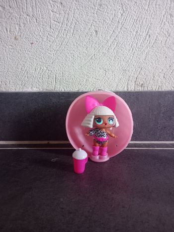 Poupée lol surprise