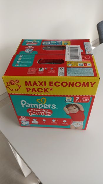 Couches pampers taille 7