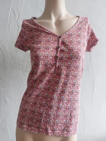 Joli tee-shirt à motifs floraux Taille S