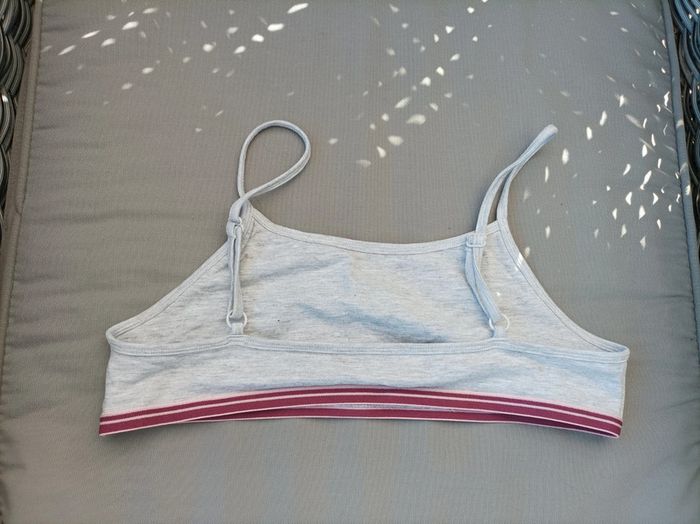 Jolie brassière fille 13-14 ans (158 cm) neuve - photo numéro 3