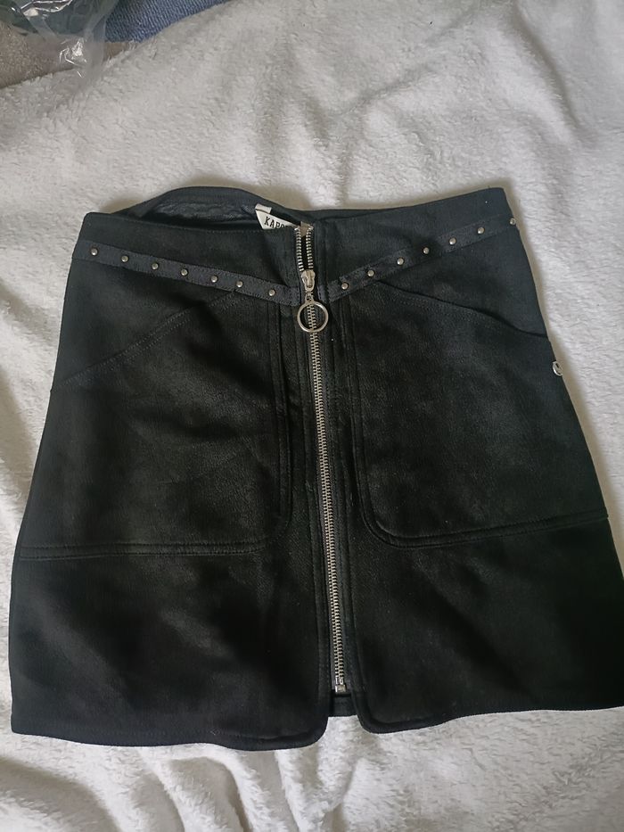 Jupe courte en suédine noire Kaporal XS
