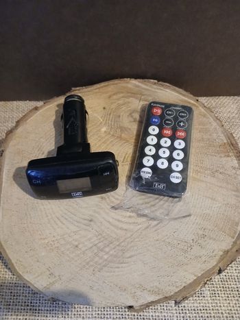 Transmetteur FM / USB / Carte SD
Transmetteur musique
Branchement allume-cigare