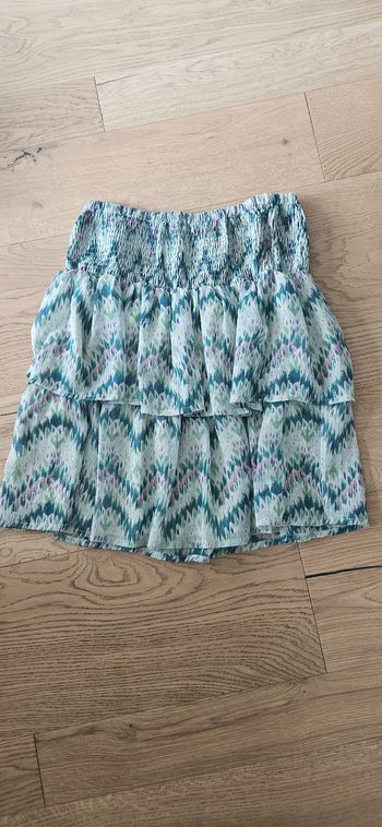 Jupe mi courte
