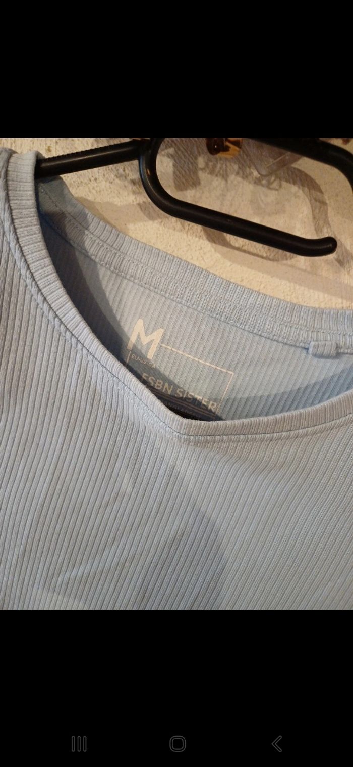 T.shirt femme taille 38 - photo numéro 2