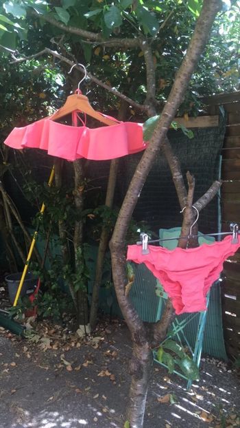 Joli maillot rose fluo