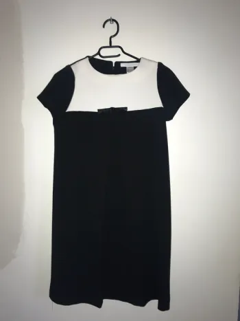 Robe noir et blanche