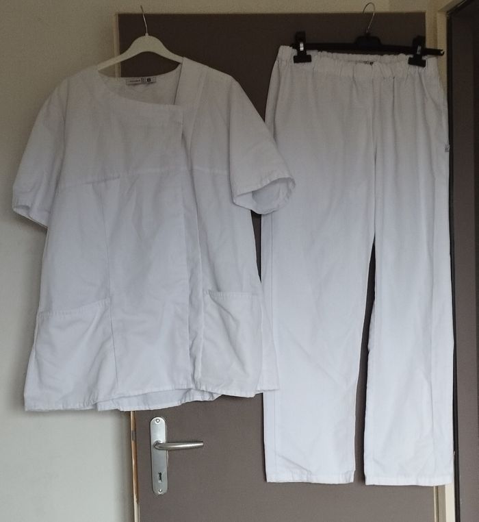 Ensemble tenue médical