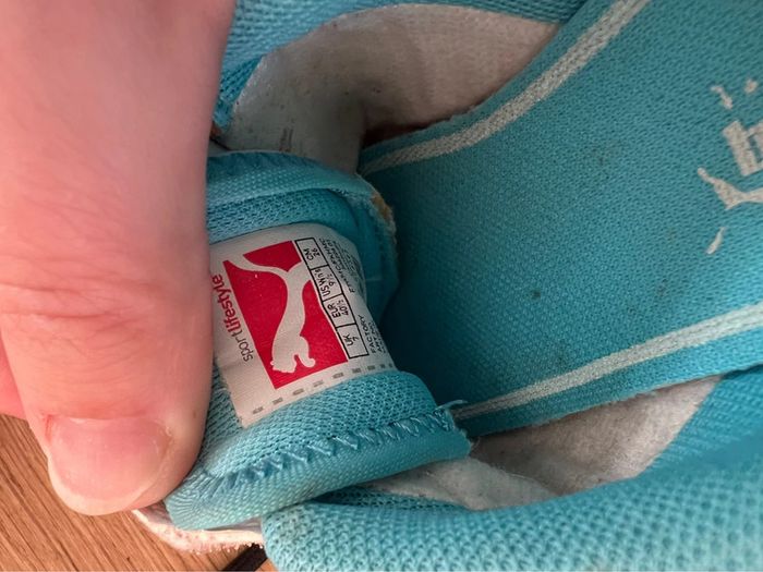 Chaussure puma fille taille 26cm état satisfaisant - photo numéro 3