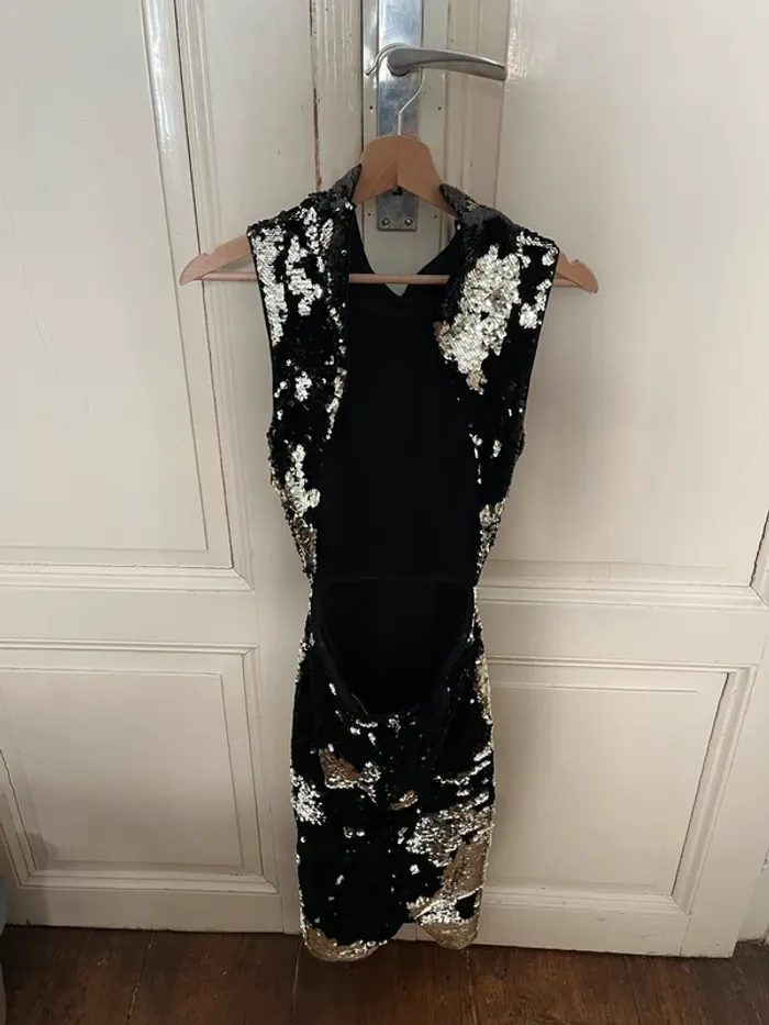 Robe de soirée à paillettes noire - photo numéro 4