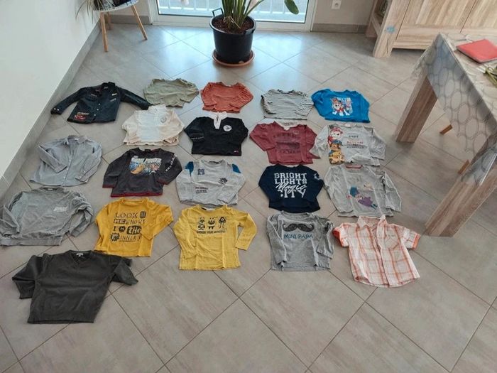 Gros lot de 20 vêtements garçon 5 ans