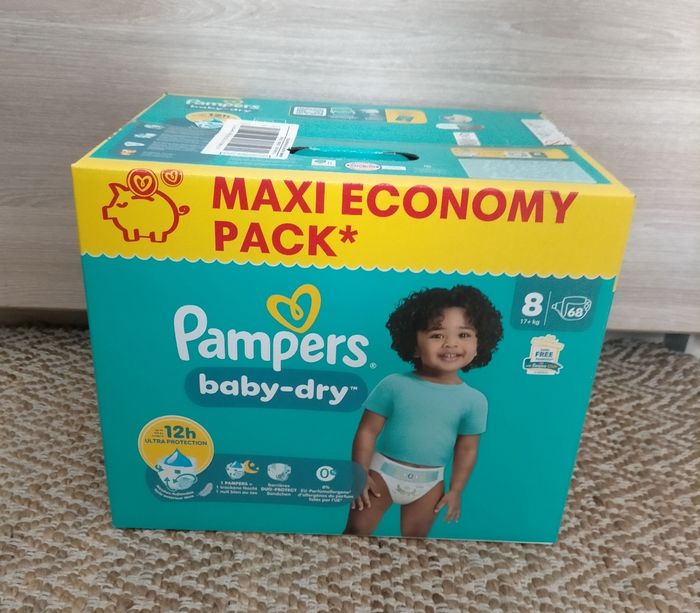 Couches Pampers baby dry taille 8