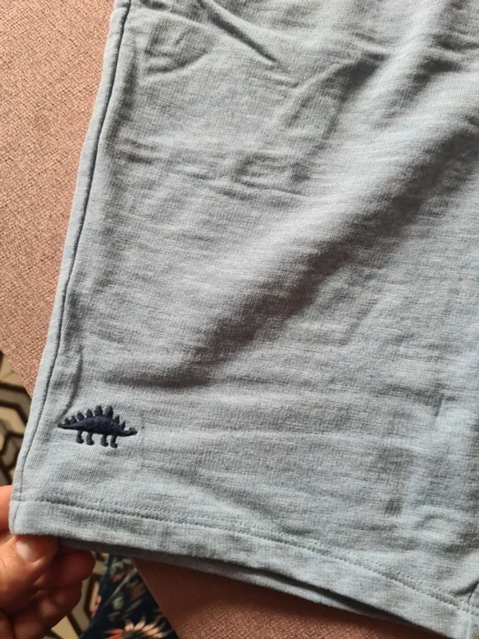 Lot de 2 short 14 ans DPAM 🦕🦖 - photo numéro 3