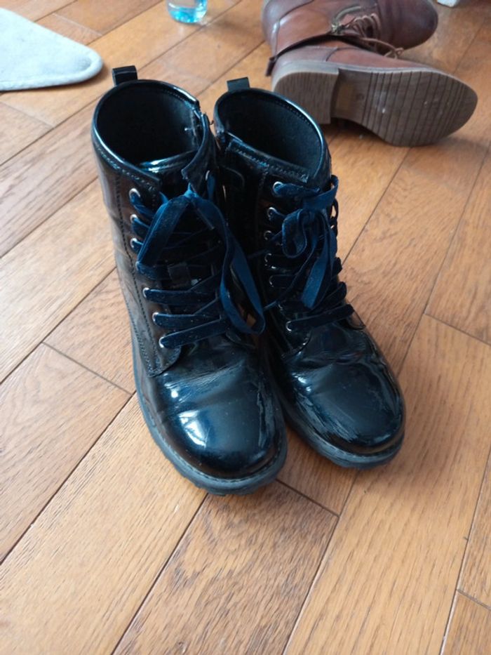 Boots vernies