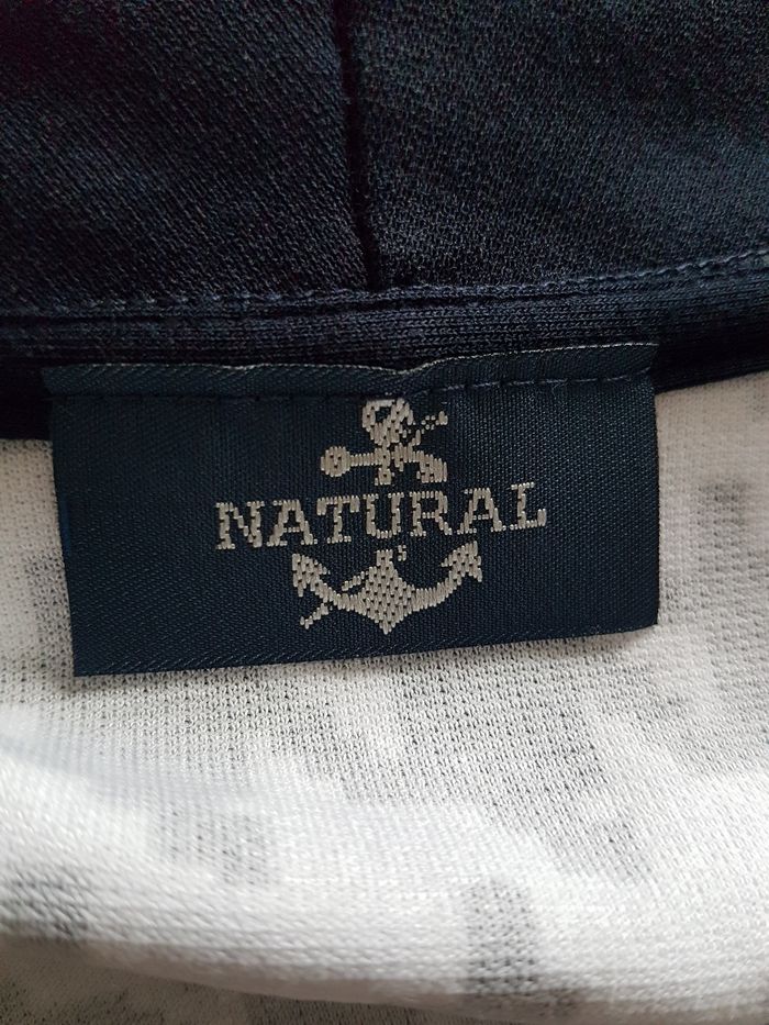 Veste blanche et bleu marine. 2 boutons. Natural. Taille XL, 55cm aux aisselles, 55cm de haut. - photo numéro 3