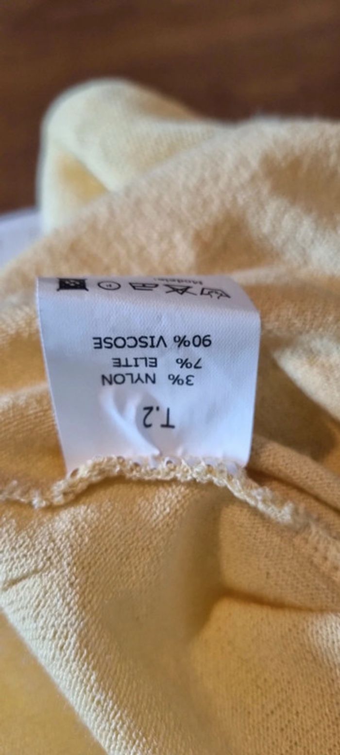 Débardeur jaune nouable au niveau du ventre - photo numéro 10