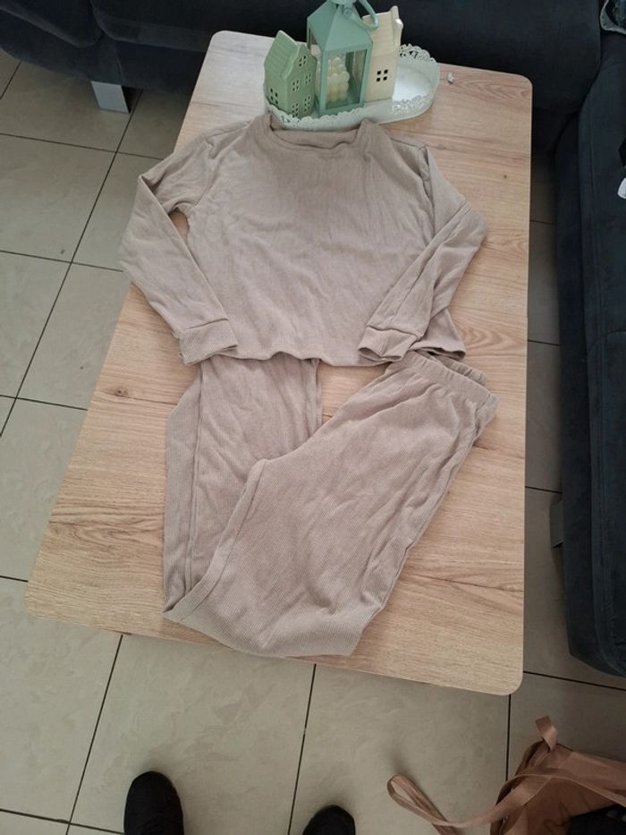 Ensemble femme taille M beige en très bon état
