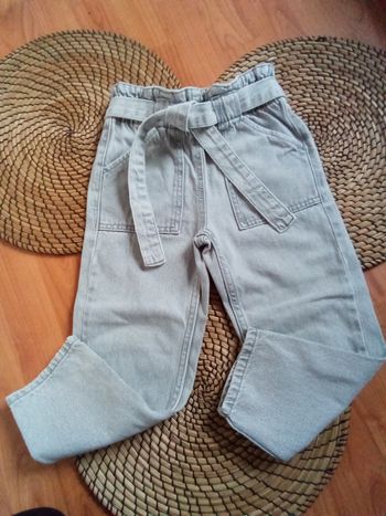 Jean gris avec ceinture à nouer Kiabi taille 6 ans