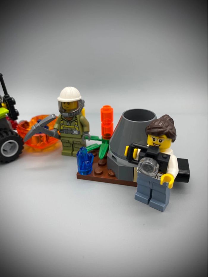LEGO City 60120 - Ensemble de Démarrage du Volcan - Complet avec Notice - photo numéro 3