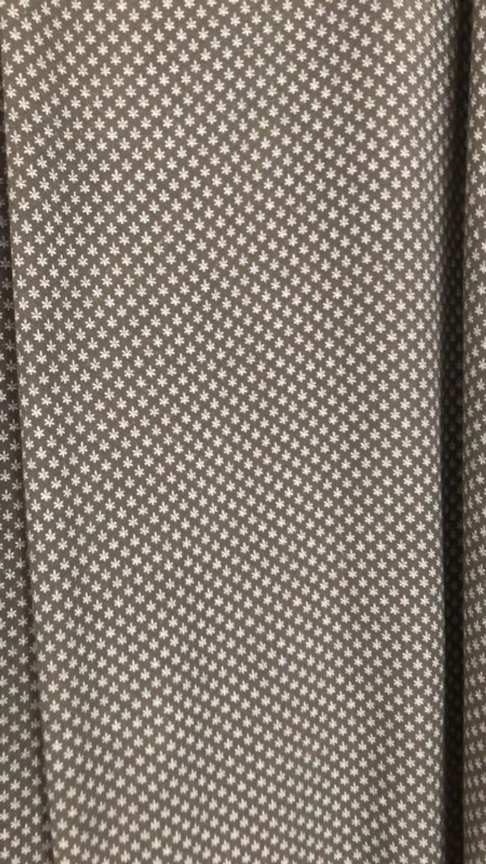 Blouse foncée - photo numéro 3