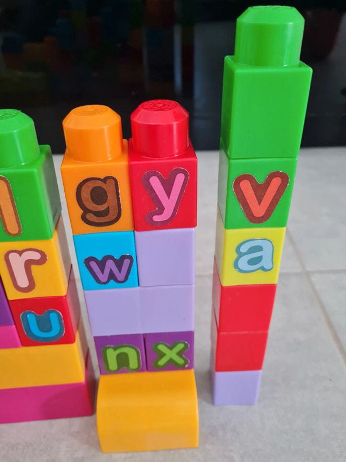 Cubes Mega Bloks alphabet - photo numéro 5