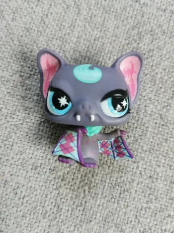 Figurine Hasbro Littlest Pet shop Lps  vampire oiseau chauve souris 2007