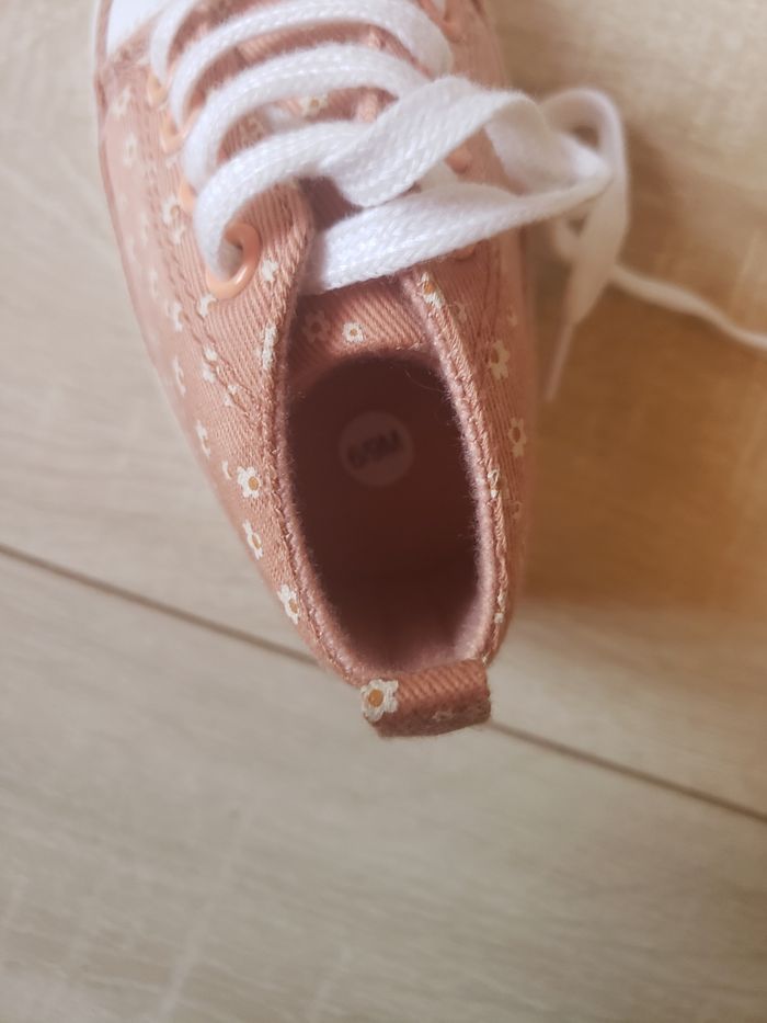 Chaussures 🩰 6-9 mois 2€ - photo numéro 7