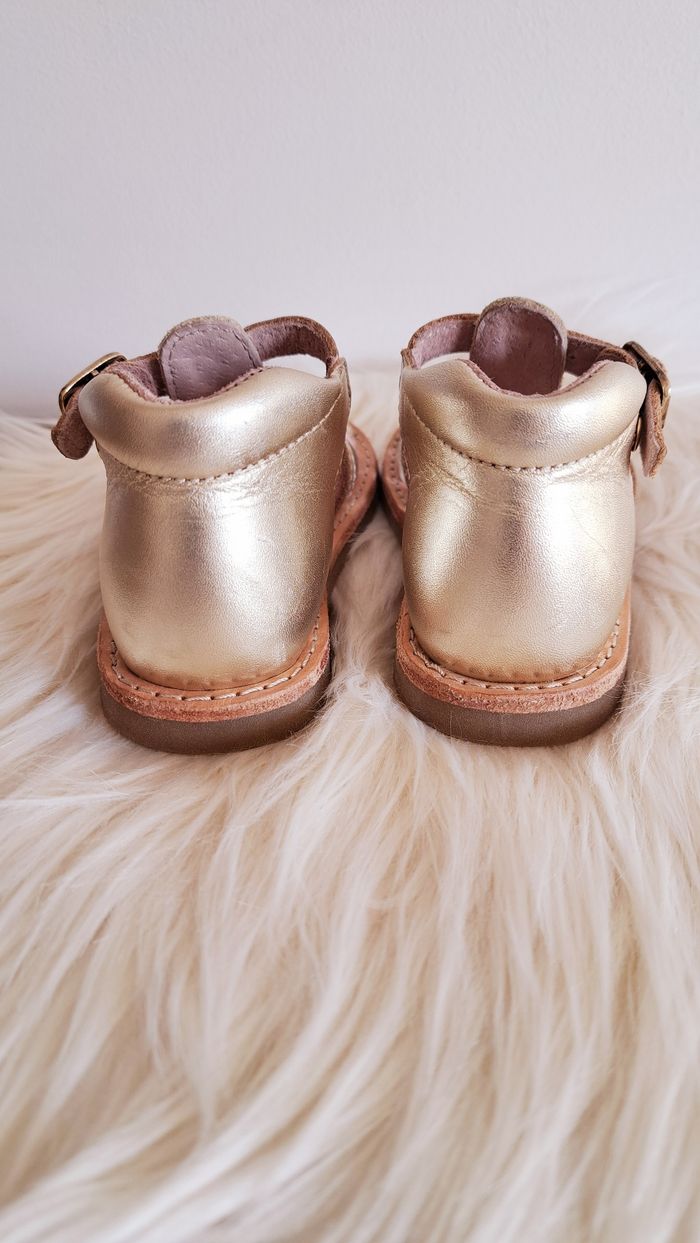 sandales dorées du pareil au même t21👶 - photo numéro 4