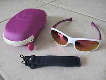 Lunettes de soleil randonnée 6-10 ans Quechua avec étui et bandeau de maintien